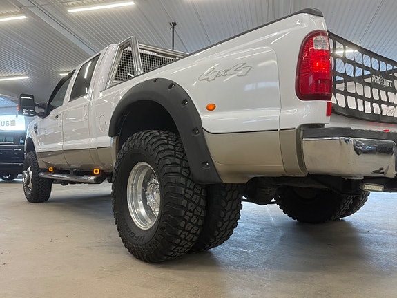 Ford F-350 13 of 18