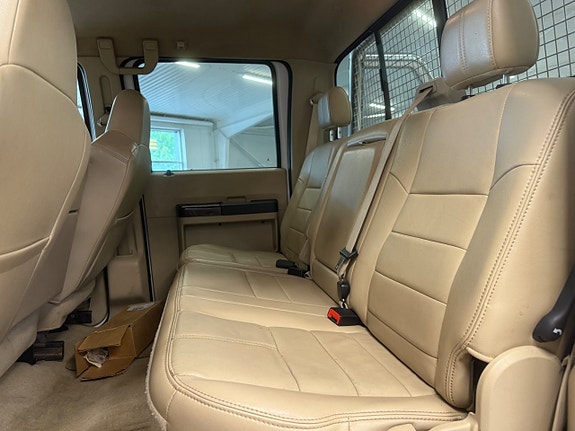 Ford F-350 8 of 18