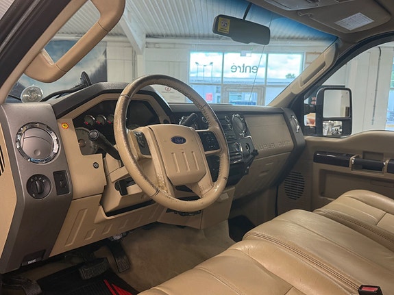 Ford F-350 9 of 18