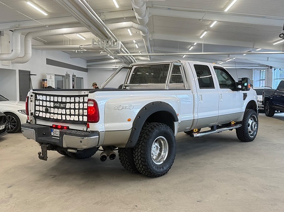 Ford F-350 3 of 5