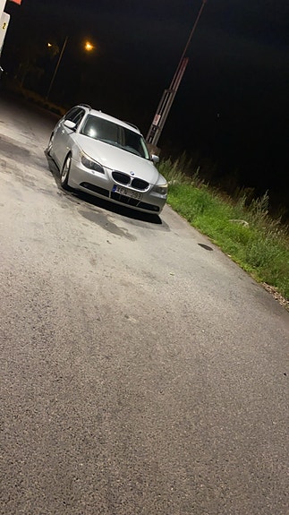BMW 523i 6 of 7
