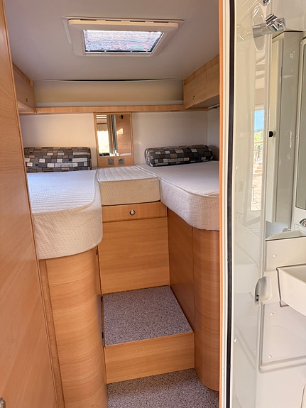 Knaus R10 5 of 10