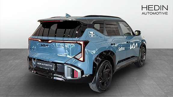 Kia Seltos 2 of 11