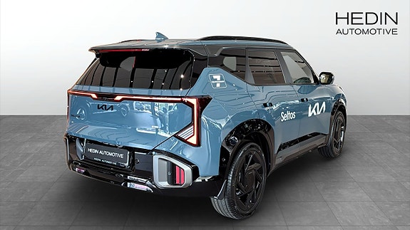 Kia Seltos 2 of 5