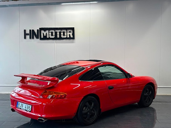 Porsche 911 Carrera 7 of 24