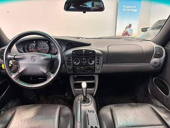Porsche 911 Carrera 16 of 24