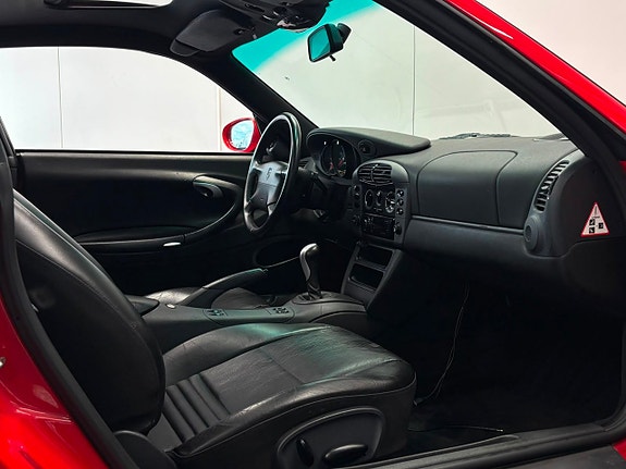 Porsche 911 Carrera 22 of 24