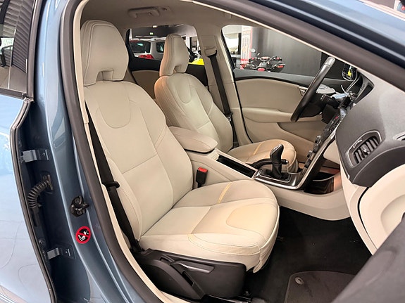 Volvo V40 24 of 25