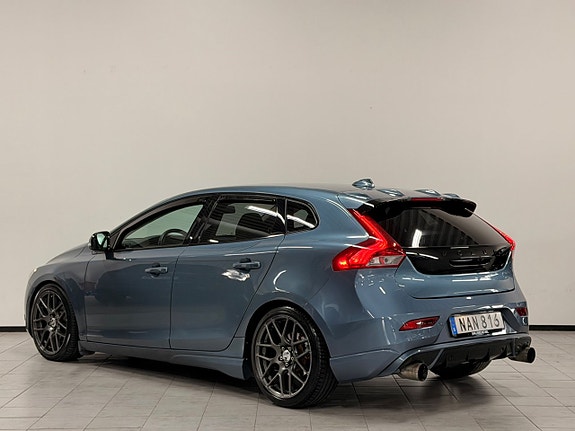 Volvo V40 5 of 5