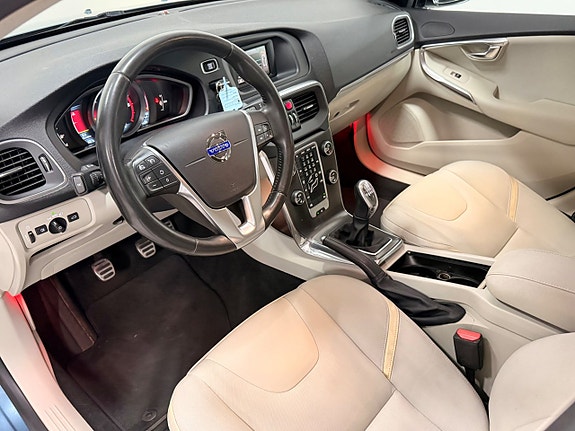 Volvo V40 9 of 25