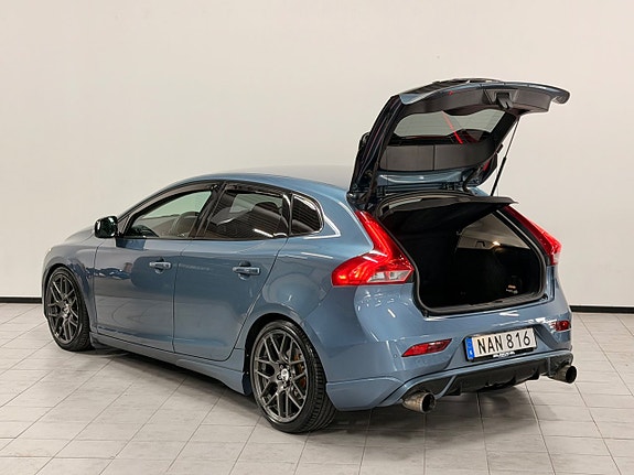 Volvo V40 6 of 25