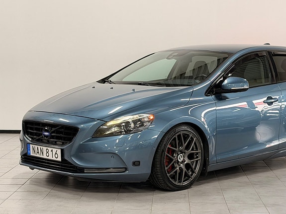 Volvo V40 4 of 5