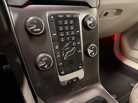 Volvo V40 20 of 25