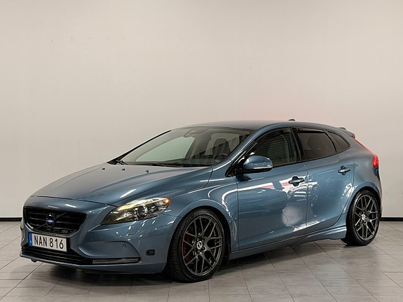 Volvo V40 3 of 5
