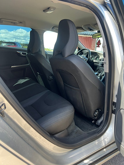 Volvo V60 5 of 5