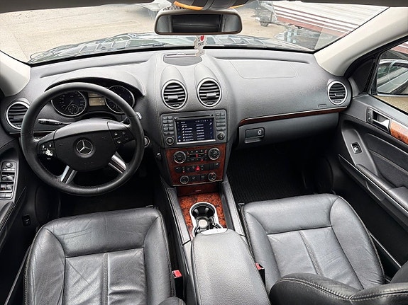 Mercedes-Benz GLB250+ 16 of 22