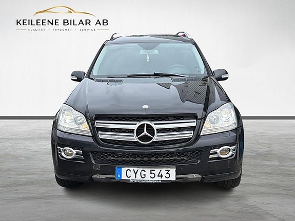 Mercedes-Benz GLA250+ 3 of 24