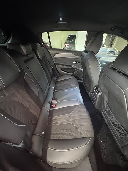Peugeot 308 9 of 18