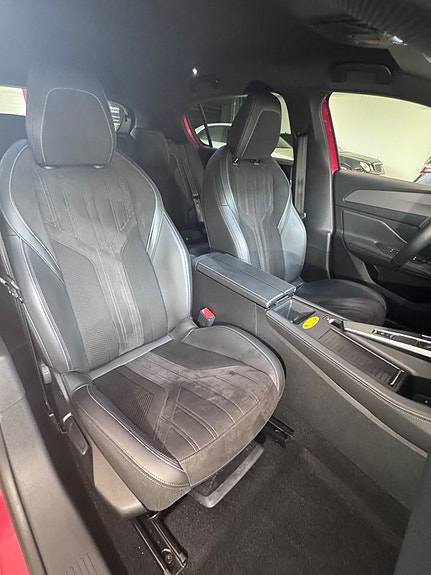 Peugeot 308 8 of 18