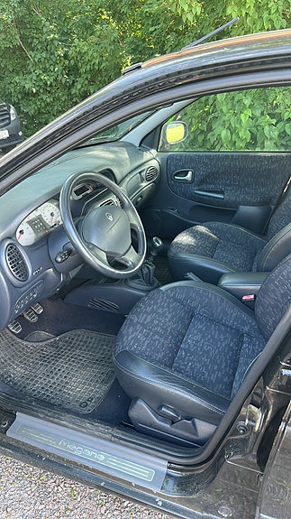Renault Megane 5 of 6
