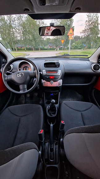 Toyota Aygo 2 of 4