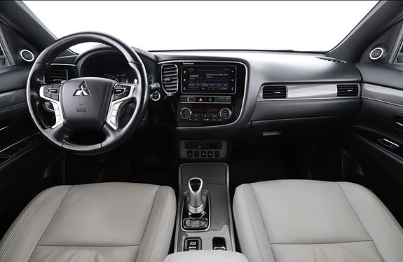 Mitsubishi Outlander 4 of 14