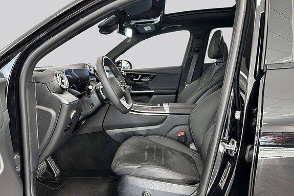 Mercedes-Benz GLC300 de 11 of 15