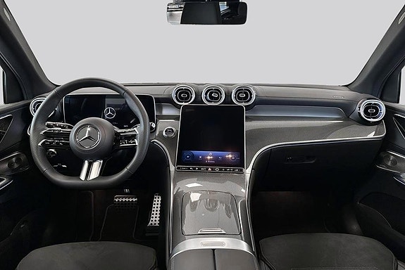 Mercedes-Benz GLC300 de 8 of 15