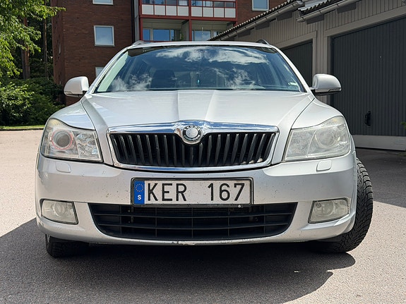 Skoda Octavia 2 of 19