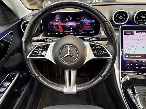 Mercedes-Benz C300 8 of 18