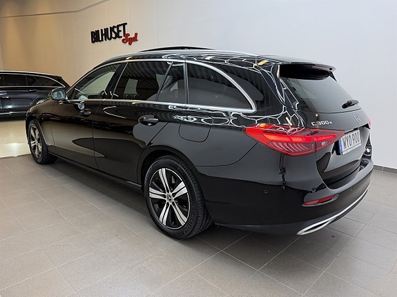 Mercedes-Benz C300 3 of 18