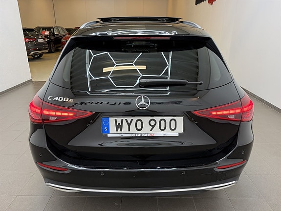 Mercedes-Benz C300 10 of 18