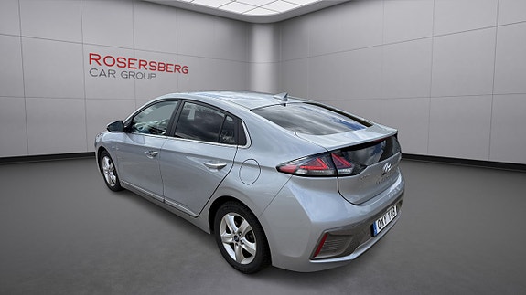 Hyundai IONIQ 4 of 9