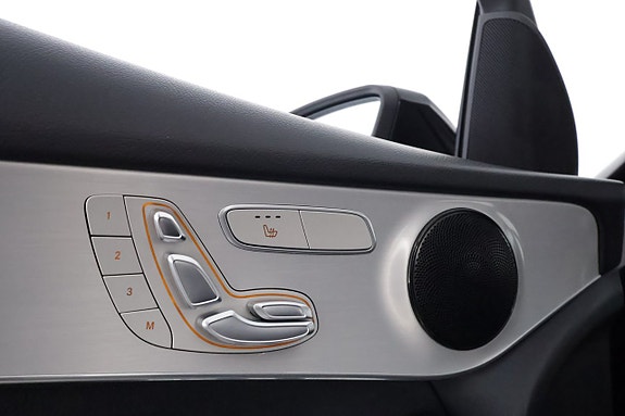 Mercedes-Benz GLC300 e 25 of 28