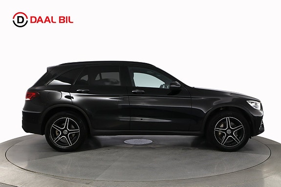 Mercedes-Benz GLC300 e 5 of 5