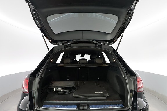 Mercedes-Benz GLC300 e 27 of 28