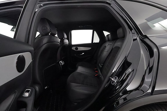 Mercedes-Benz GLC300 e 11 of 28
