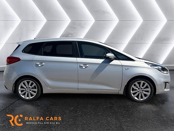 Kia Carens 6 of 18
