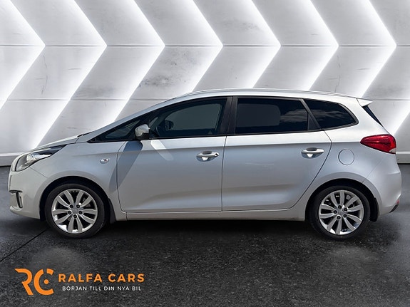 Kia Carens 3 of 18