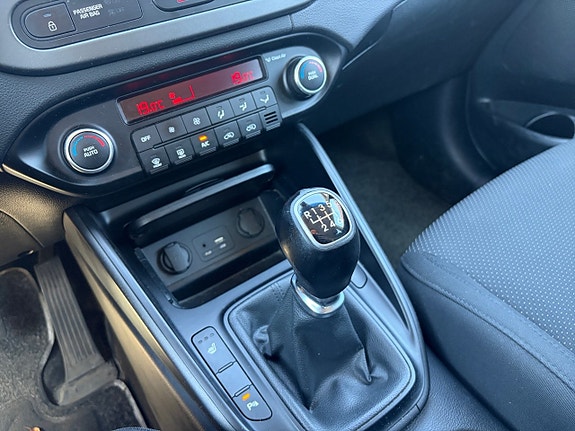Kia Carens 18 of 18
