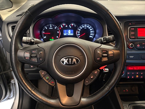 Kia Carens 11 of 18