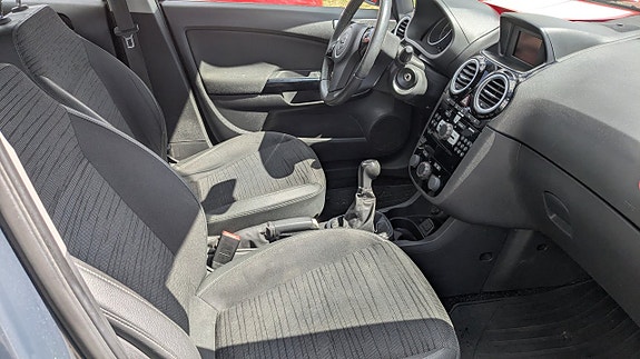 Opel Corsa 2 of 5