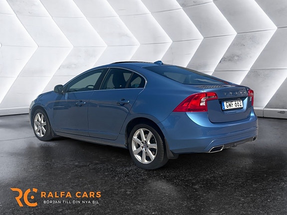 Volvo S60 4 of 5