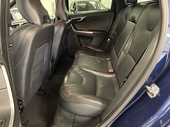 Volvo XC60 6 of 10