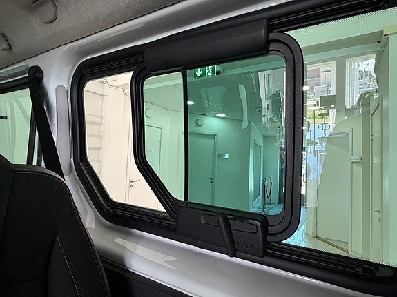 Renault Trafic 28 of 28