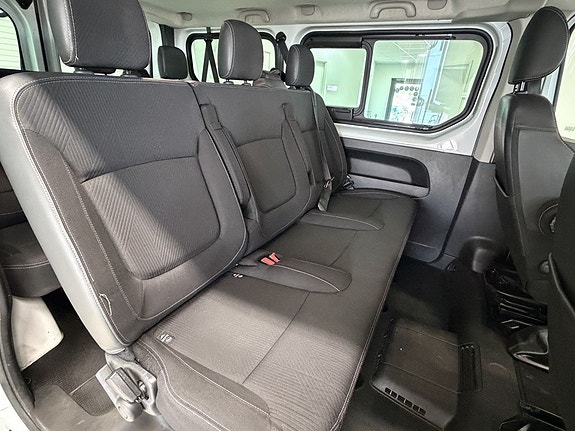 Renault Trafic 13 of 28