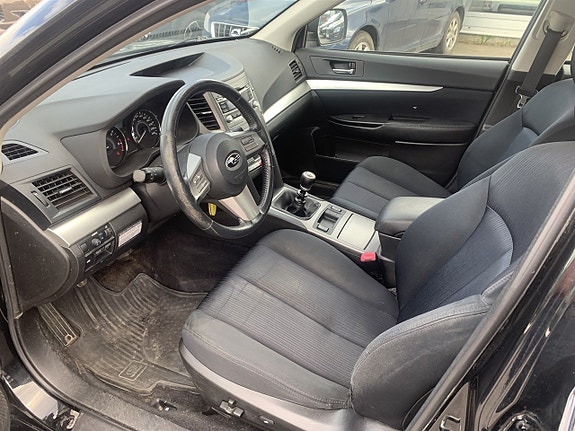 Subaru Legacy 8 of 8