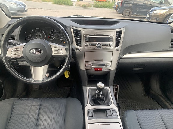 Subaru Legacy 7 of 8