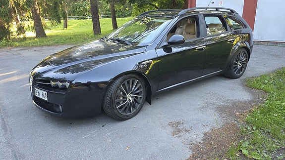 Alfa Romeo 159 5 of 21