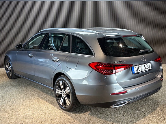 Mercedes-Benz C300 e 4 of 5